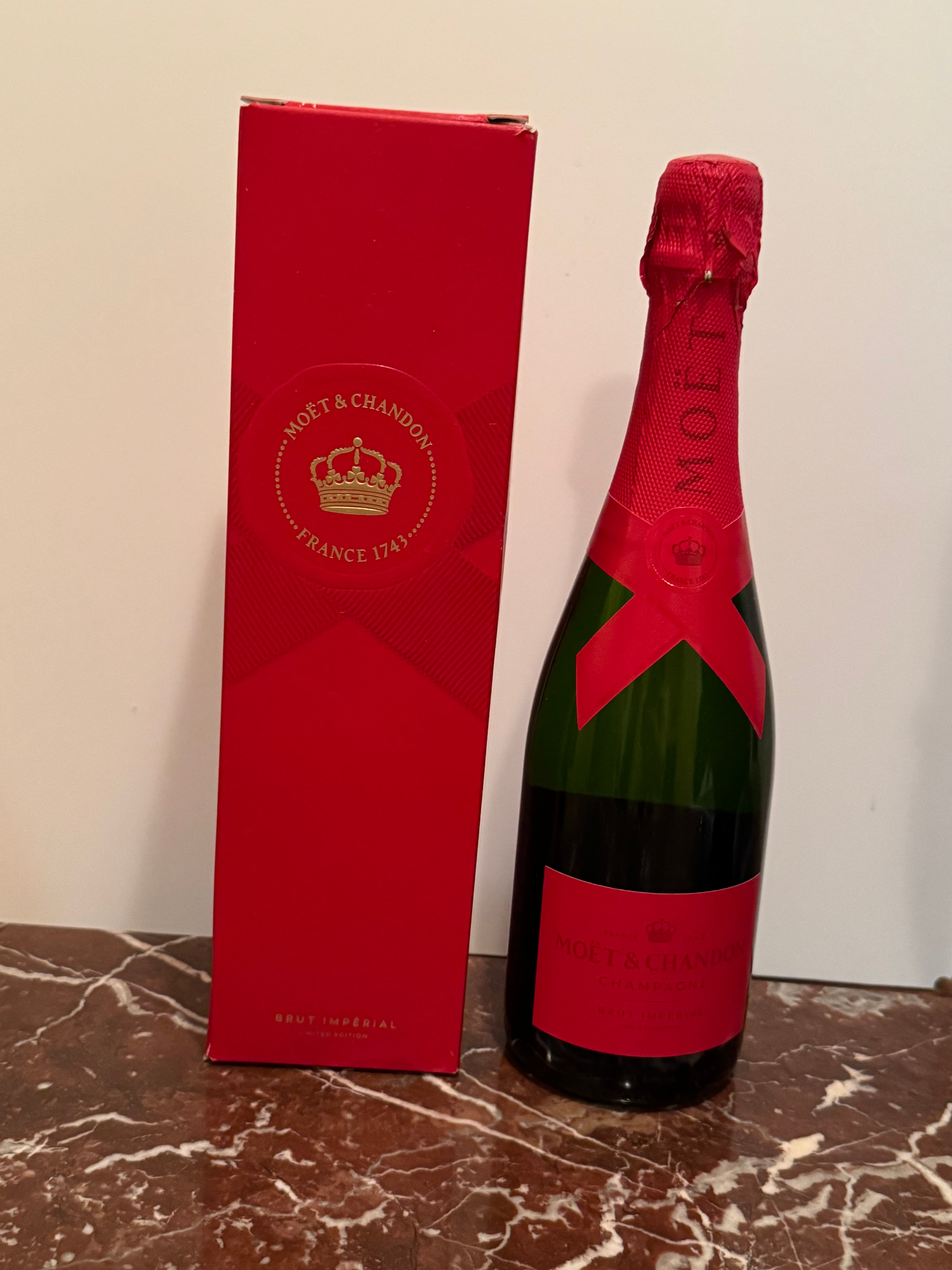 MOËT & CHANDON brut imperial special edition